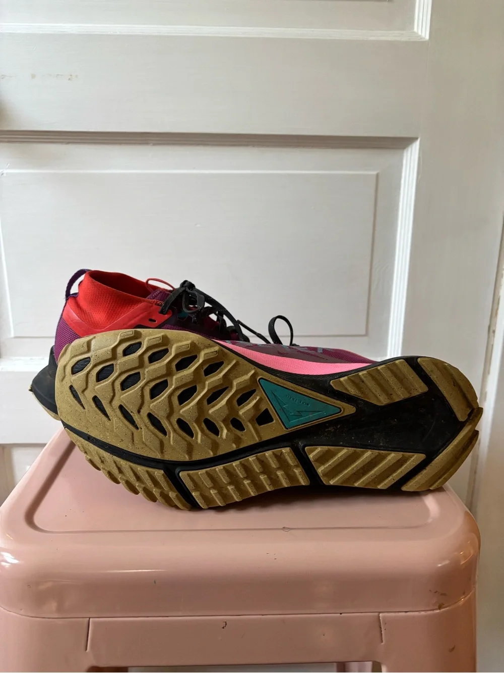 Nike Women’s GORE-TEX Magenta Pink Trail Running Shoes - Picture 3 of 6